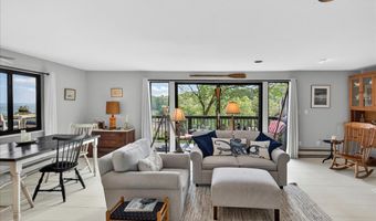 23 Harbour Vlg A, Branford, CT 06405