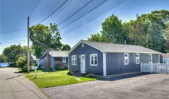 33 Spruce Ln, Bristol, RI 02809