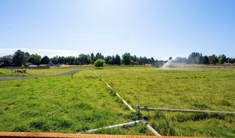 61900 Anker Ln, Bend, OR 97702
