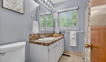 909 Lynnwood Ct, Bartlesville, OK 74006