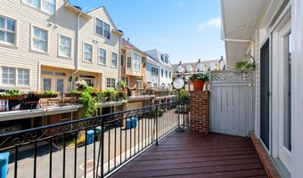 9 FRANKLIN St, Alexandria, VA 22314