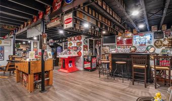 6 Conway Dr, Barrington, RI 02806