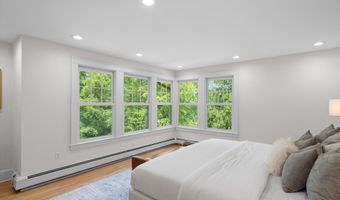 340 Orchard Hills Dr, Ann Arbor, MI 48104