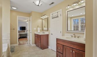 188 Falls Rd, Bethany, CT 06524
