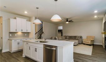 552 Watauga Ln, Aberdeen, NC 28315