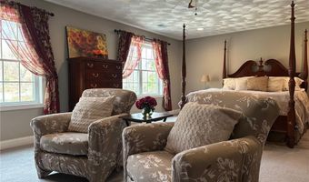 7 Hidden Meadows Dr, Charlestown, RI 02813