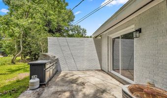 20 Chantilly Ter, Bay St. Louis, MS 39520