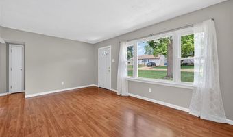 340 Hillcrest Blvd, Ballwin, MO 63021