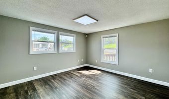 4 Green St, Athens, TN 37303
