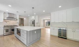 31 Gloria Dr, Allendale, NJ 07401
