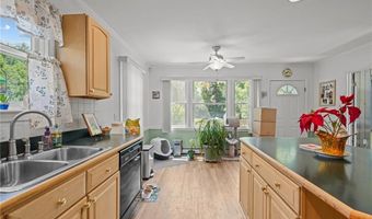 112 County Rd, Barrington, RI 02806
