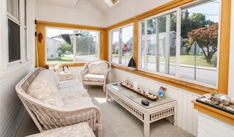 113 Beckwith St, Cranston, RI 02910