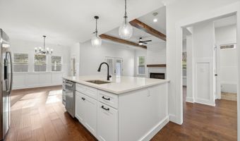 3511 Hawks Creek Dr, Apison, TN 37302