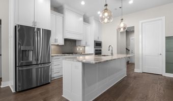 7901 S Shoreline Blvd, Benton, AR 72019