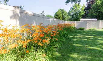 554 N Green Ridge St, Addison, IL 60101