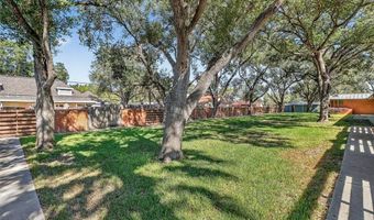 1813 Clare Dr, Alice, TX 78332