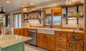 28 Panorama Ln, Cody, WY 82414