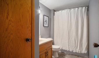 1601 E Keystone Dr, Brandon, SD 57005