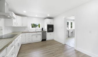719 E 7th St, Auburn, IN 46706