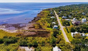 94 Bay Ave, Apalachicola, FL 32320