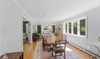38 Gondola Ave, Jamestown, RI 02835