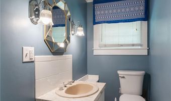 281 Green End Ave, Middletown, RI 02842