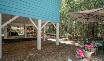 5052 Schira St, Bay St. Louis, MS 39520
