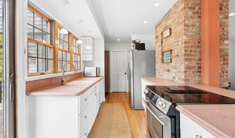 25 Gardiner Dr, Amagansett, NY 11930