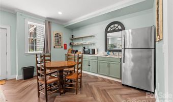 341 Pearson Dr, Asheville, NC 28801