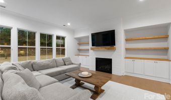 1527 St George, Charlotte, NC 28205