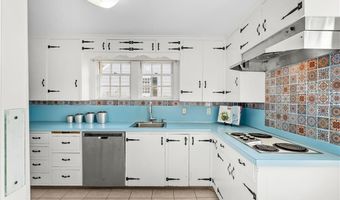 72 Ferry Ln, Barrington, RI 02806