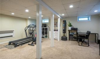 33 Wilbur Rd, Lincoln, RI 02865