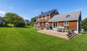 22 JH Dwyer Dr, Middletown, RI 02842