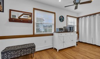 854 Main St, Belford, NJ 07718