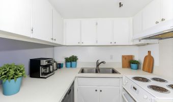 2499 Kapiolani Blvd 1004, Honolulu, HI 96826