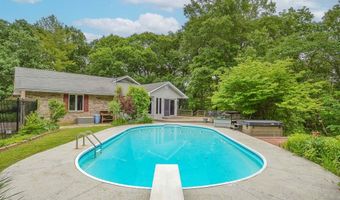 1221 Bridge Park Dr, Alton, IL 62002