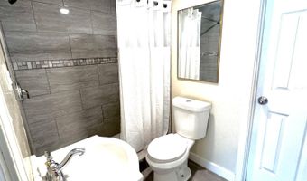 13936 Front St, Armona, CA 93202