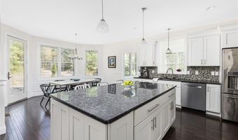 919 Ten Rod Rd, Exeter, RI 02822
