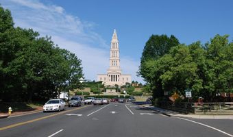 973 POWHATAN St, Alexandria, VA 22314