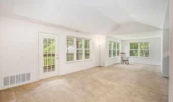 1446 Millbrook Trl, Ann Arbor, MI 48108