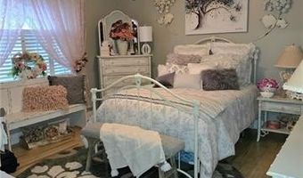 2135 MEMORIAL Dr, Alexandria, LA 71301