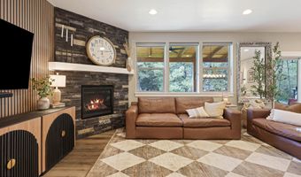 2409 NE Robinson St, Bend, OR 97701