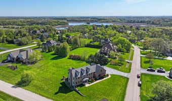 575 Hidden Creek Dr, Antioch, IL 60002