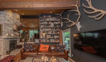 364 E 1600 Rd, Baldwin City, KS 66006