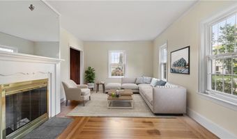 20 Bowen St, East Providence, RI 02916