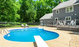 78 Deer Run Dr, Colchester, CT 06415