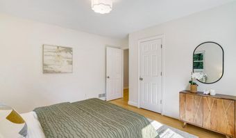 2420 N TAYLOR St, Arlington, VA 22207