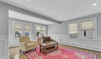 84 Jewett Ave, Bridgeport, CT 06606