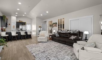 5822 ALEX RANCH Rd, Cheyenne, WY 82007