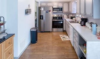 301 S 14th St, Arapaho, OK 73620